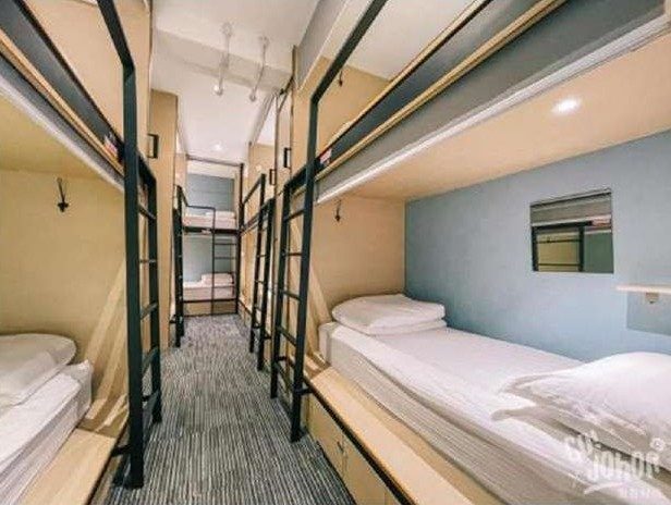 Bunk bed corridor