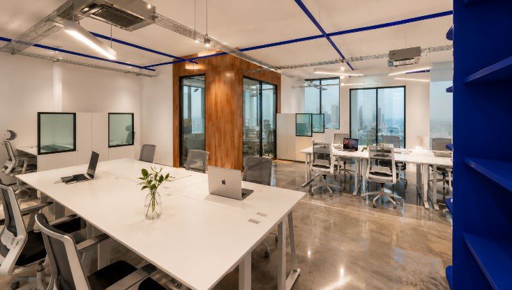 Meeting table by the glazing