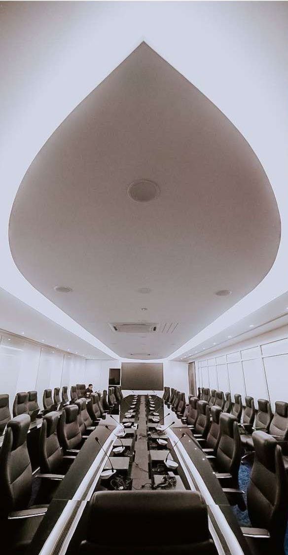 Main meeting room with sculpted ceiling